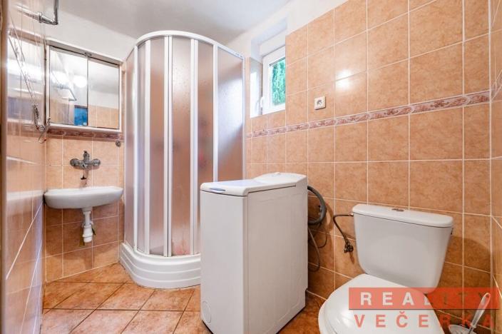 Prodej rodinného domu, Kozárovice, 180 m2