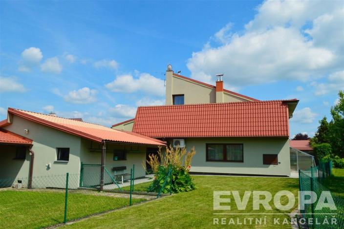 Prodej komerční nemovitosti, Uhlířské Janovice, Kolínská, 495 m2