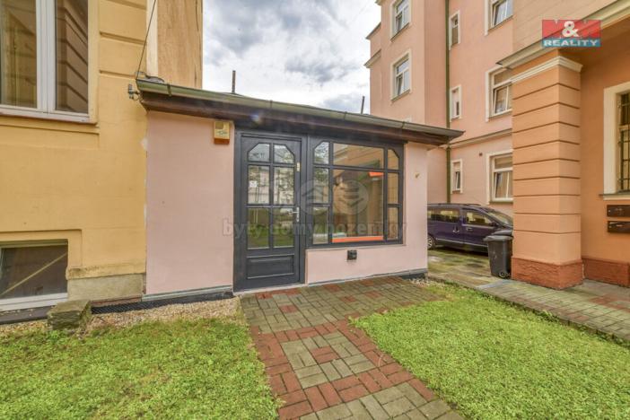 Pronájem obchodního prostoru, Mariánské Lázně, Hlavní třída, 35 m2