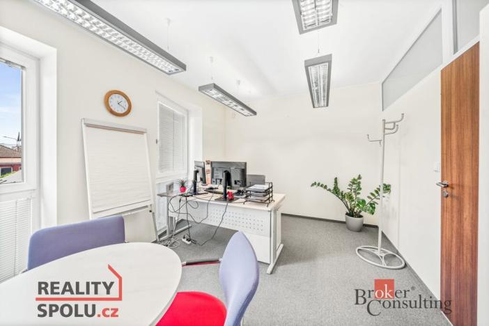 Pronájem kanceláře, Plzeň - Jižní Předměstí, Radobyčická, 236 m2