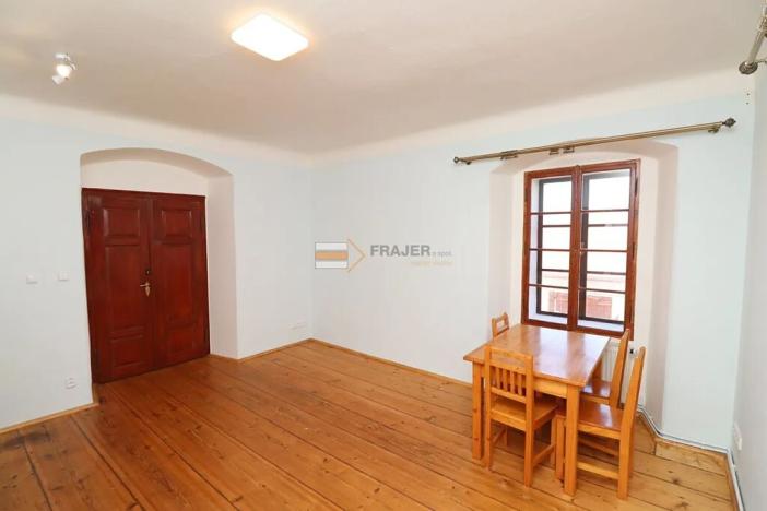 Pronájem bytu 1+kk, Uhlířské Janovice, Václavské náměstí, 26 m2