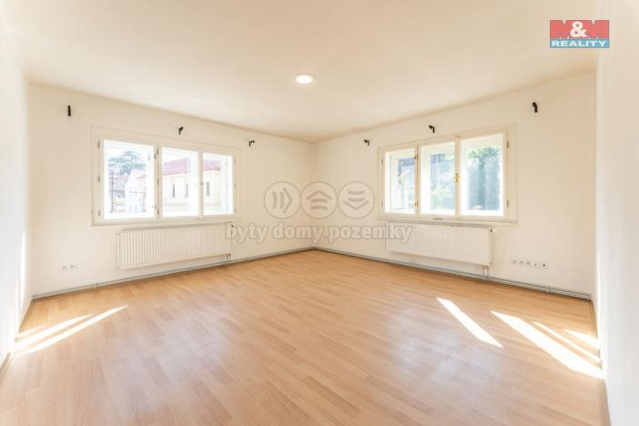 Prodej činžovního domu, Liběchov, nám. V. Levého, 1120 m2