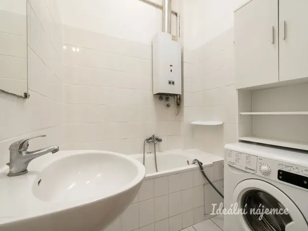 Pronájem bytu 1+kk, Praha - Libeň, Na Rokytce, 29 m2