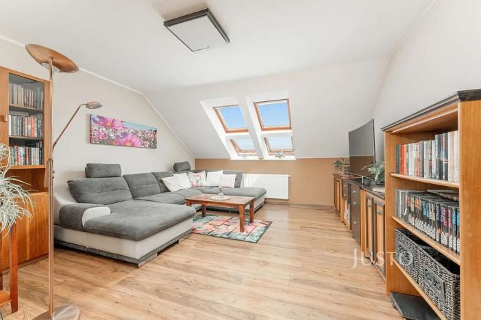 Prodej kanceláře, Uherské Hradiště, V Zahradách, 474 m2