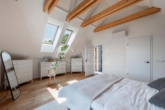 Prodej rodinného domu, Statenice, Nad Vinicí, 219 m2