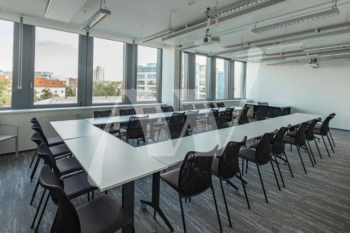 Pronájem kanceláře, Praha - Nusle, Lomnického, 537 m2