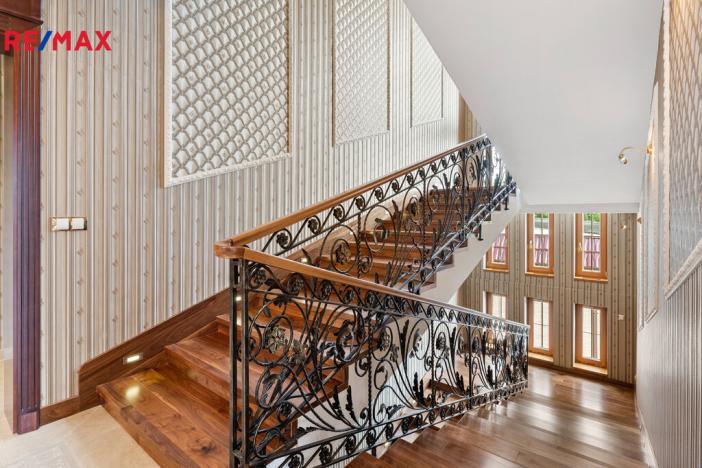 Prodej rodinného domu, Jenišov - Pod Rohem, K Rohu, 435 m2