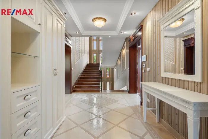 Prodej rodinného domu, Jenišov - Pod Rohem, K Rohu, 435 m2