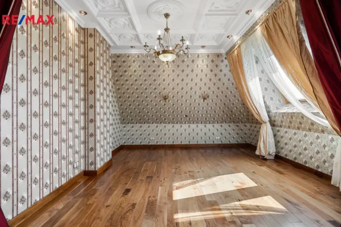 Prodej rodinného domu, Jenišov - Pod Rohem, K Rohu, 435 m2