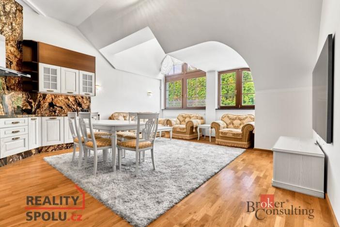 Prodej bytu 3+kk, Karlovy Vary, Divadelní náměstí, 137 m2