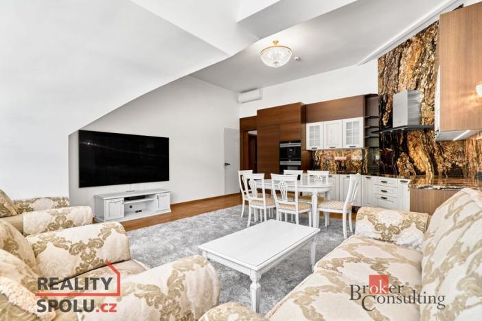 Prodej bytu 3+kk, Karlovy Vary, Divadelní náměstí, 137 m2