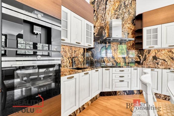 Prodej bytu 3+kk, Karlovy Vary, Divadelní náměstí, 137 m2