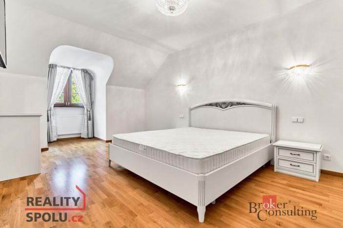 Prodej bytu 3+kk, Karlovy Vary, Divadelní náměstí, 137 m2