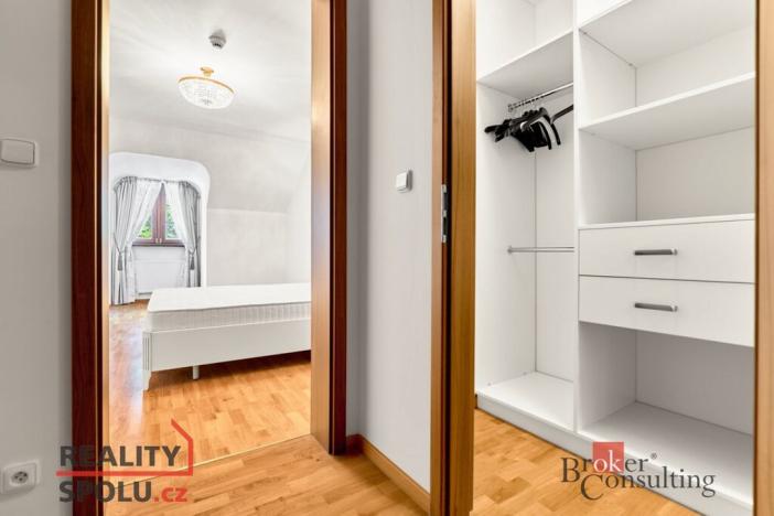 Prodej bytu 3+kk, Karlovy Vary, Divadelní náměstí, 137 m2