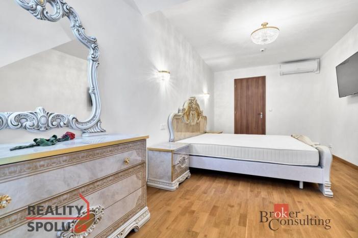 Prodej bytu 3+kk, Karlovy Vary, Divadelní náměstí, 137 m2