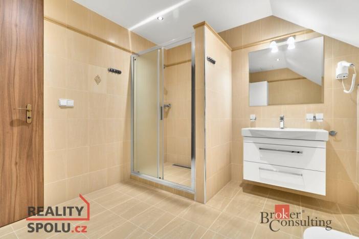 Prodej bytu 3+kk, Karlovy Vary, Divadelní náměstí, 137 m2