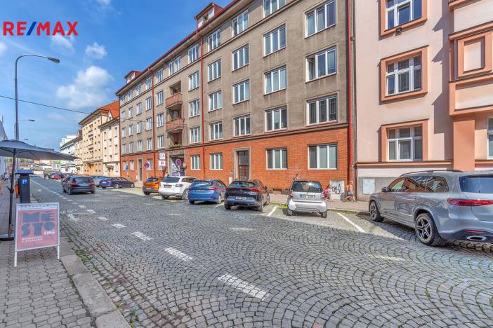 Prodej bytu 1+kk, Hradec Králové, Škroupova, 45 m2