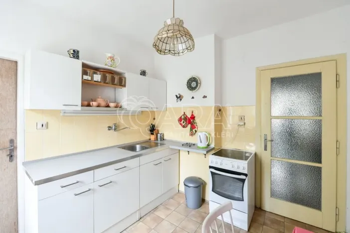 Pronájem bytu 3+1, Praha - Troja, Na Šutce, 100 m2