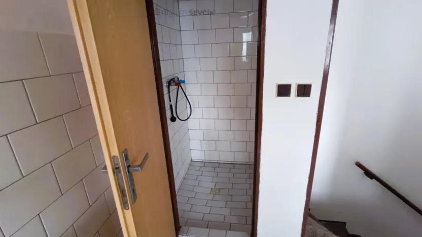 Pronájem obchodního prostoru, České Budějovice - České Budějovice 3, Jeremiášova, 102 m2