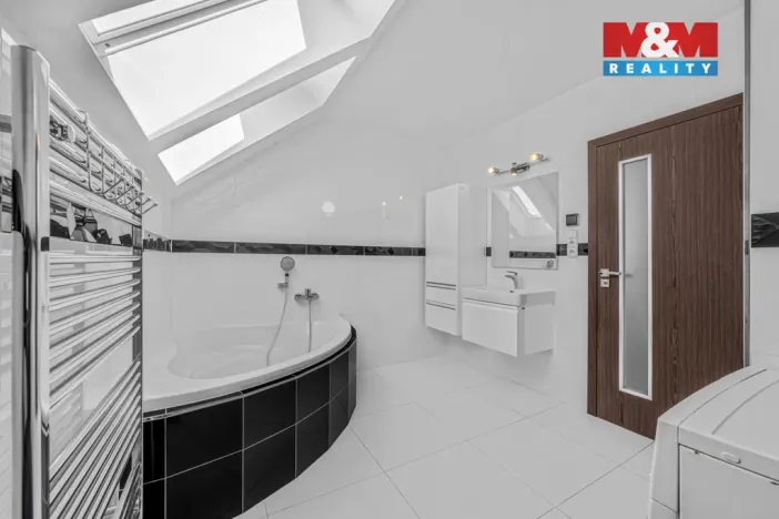 Prodej rodinného domu, Vestec, K Remízku, 206 m2