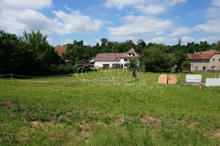 Prodej pozemku pro bydlení, Benátky, 856 m2