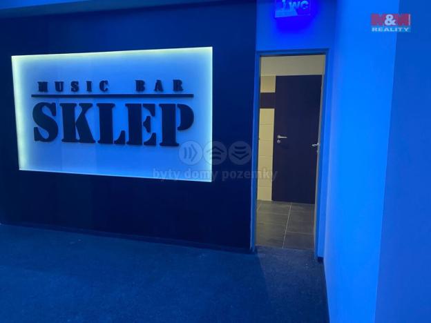 Pronájem obchodního prostoru, Hlinsko, Poděbradovo náměstí, 495 m2