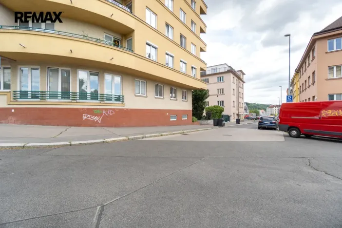 Prodej garážového stání, Praha - Libeň, Kašparovo náměstí, 12 m2