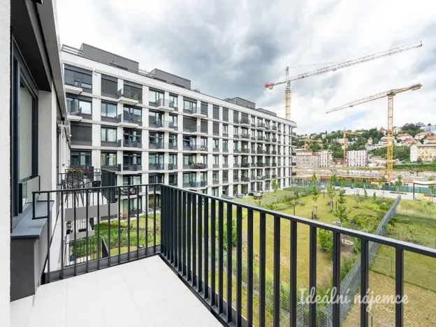 Pronájem bytu 1+kk, Praha - Vysočany, Kolbenova, 33 m2