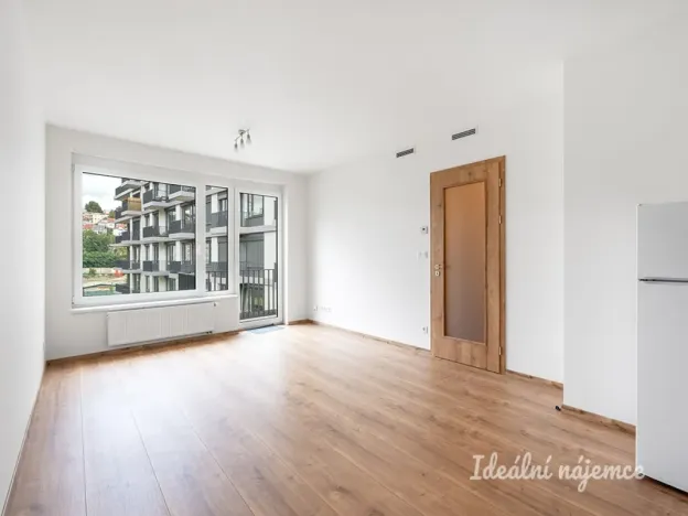 Pronájem bytu 1+kk, Praha - Vysočany, Kolbenova, 33 m2