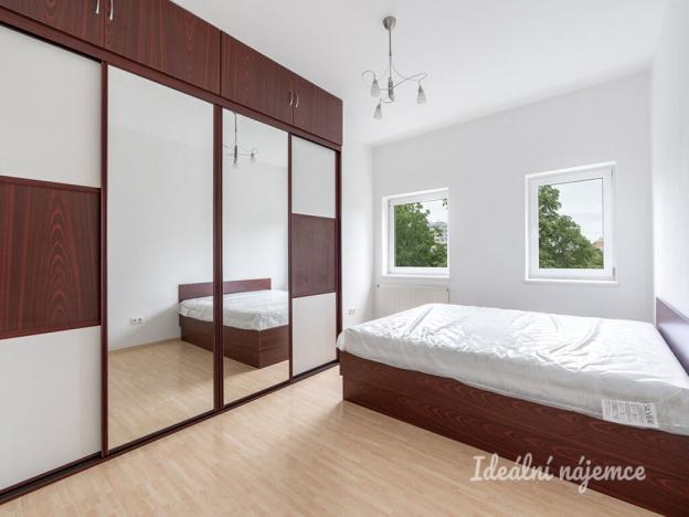 Pronájem bytu 2+kk, Praha - Prosek, Vysočanská, 56 m2