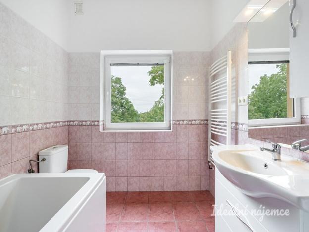 Pronájem bytu 2+kk, Praha - Prosek, Vysočanská, 56 m2