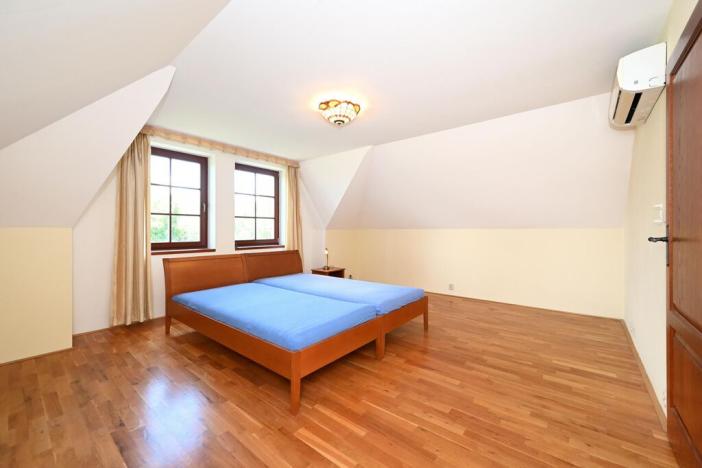 Pronájem rodinného domu, Světice, Na Spojce, 320 m2