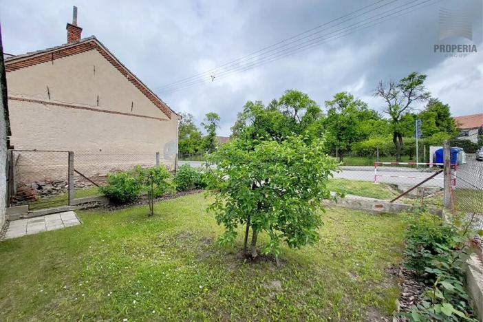 Prodej pozemku pro bydlení, Lažánky, 388 m2