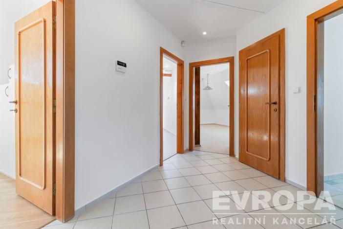 Prodej rodinného domu, Sulice - Hlubočinka, U Lesa, 272 m2