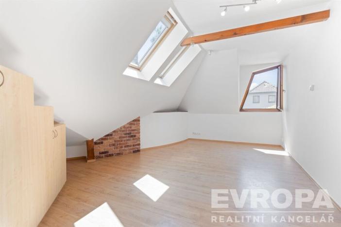 Prodej rodinného domu, Sulice - Hlubočinka, U Lesa, 272 m2