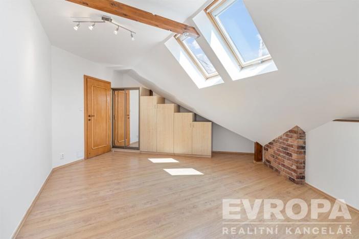 Prodej rodinného domu, Sulice - Hlubočinka, U Lesa, 272 m2