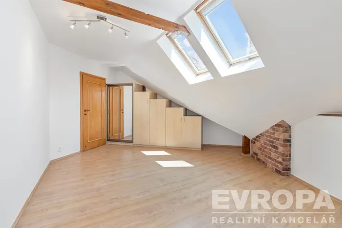 Prodej rodinného domu, Sulice - Hlubočinka, U Lesa, 272 m2