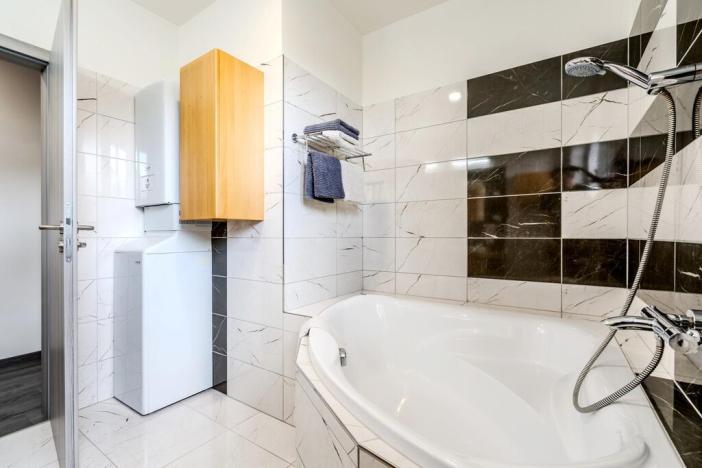 Prodej bytu 3+kk, Polerady, 78 m2