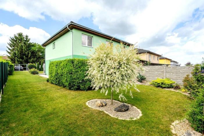 Prodej bytu 3+kk, Polerady, 78 m2