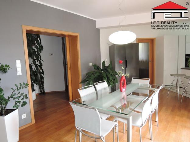 Prodej rodinného domu, Křenice, Silnička, 244 m2