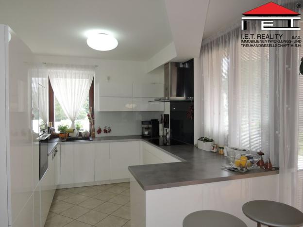 Prodej rodinného domu, Křenice, Silnička, 244 m2