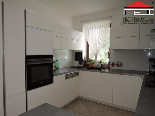 Prodej rodinného domu, Křenice, Silnička, 244 m2