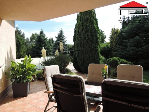 Prodej rodinného domu, Křenice, Silnička, 244 m2