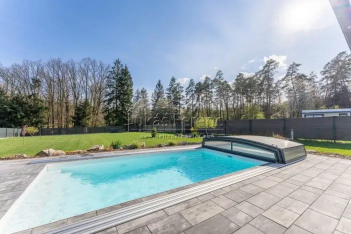 Prodej rodinného domu, Praha - Sobín, Valtická, 221 m2