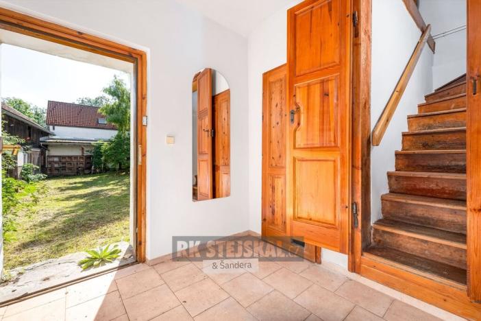 Prodej rodinného domu, Brloh, 430 m2