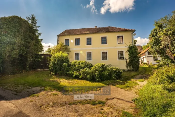 Prodej rodinného domu, Brloh, 430 m2