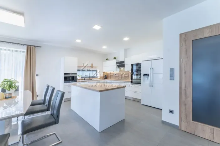 Prodej rodinného domu, Unhošť, Na Lukách, 221 m2