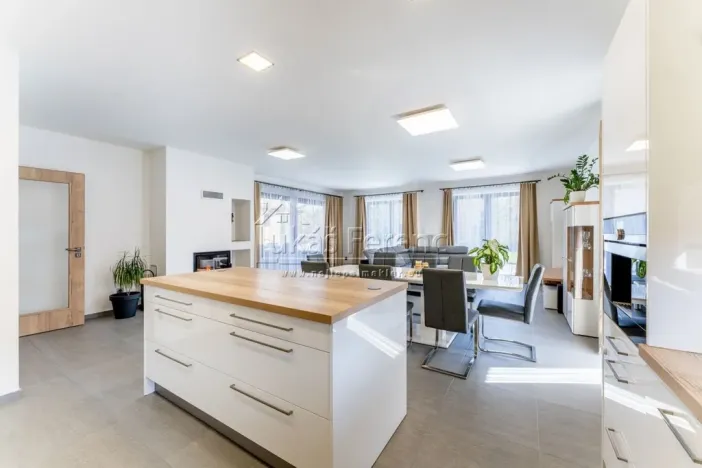 Prodej rodinného domu, Unhošť, Na Lukách, 221 m2