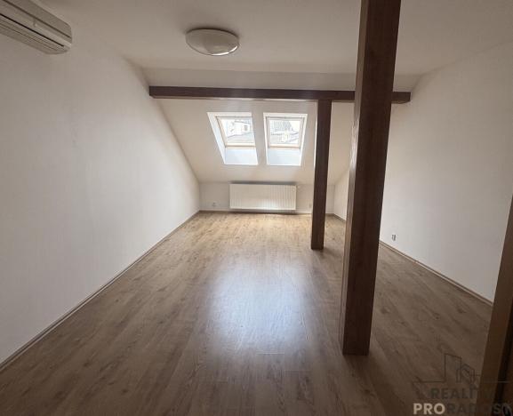 Pronájem bytu 2+kk, Olomouc, Ostružnická, 100 m2