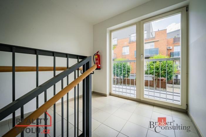 Prodej bytu 2+kk, Praha - Uhříněves, Karla Zicha, 66 m2